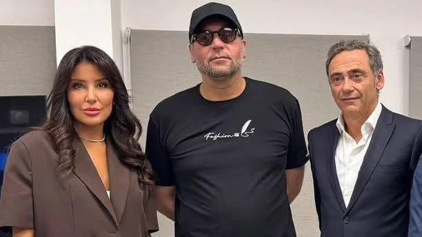Hannibal Kadhafi au milieu sur cette photo avec ses avocats